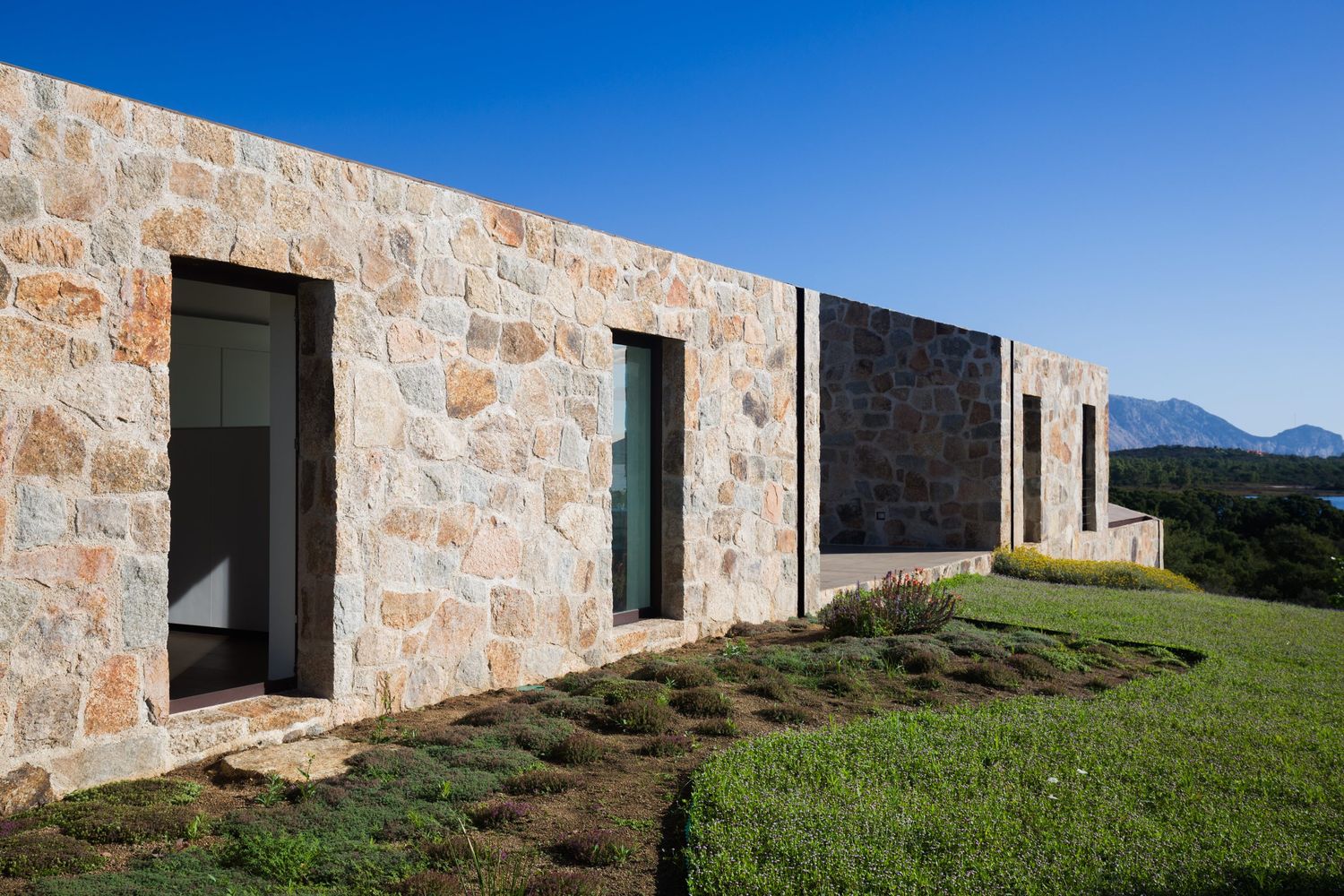 撒丁岛石屋的现代诠释-34