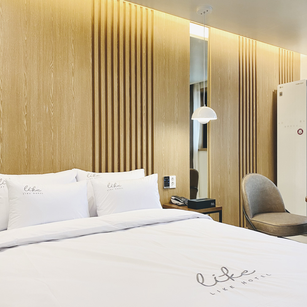 简约设计打造温馨酒店空间-9