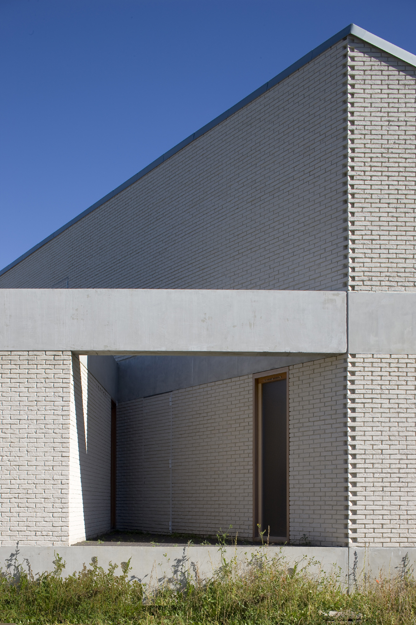 法国卡昂公园服务中心绿色建筑设计-6