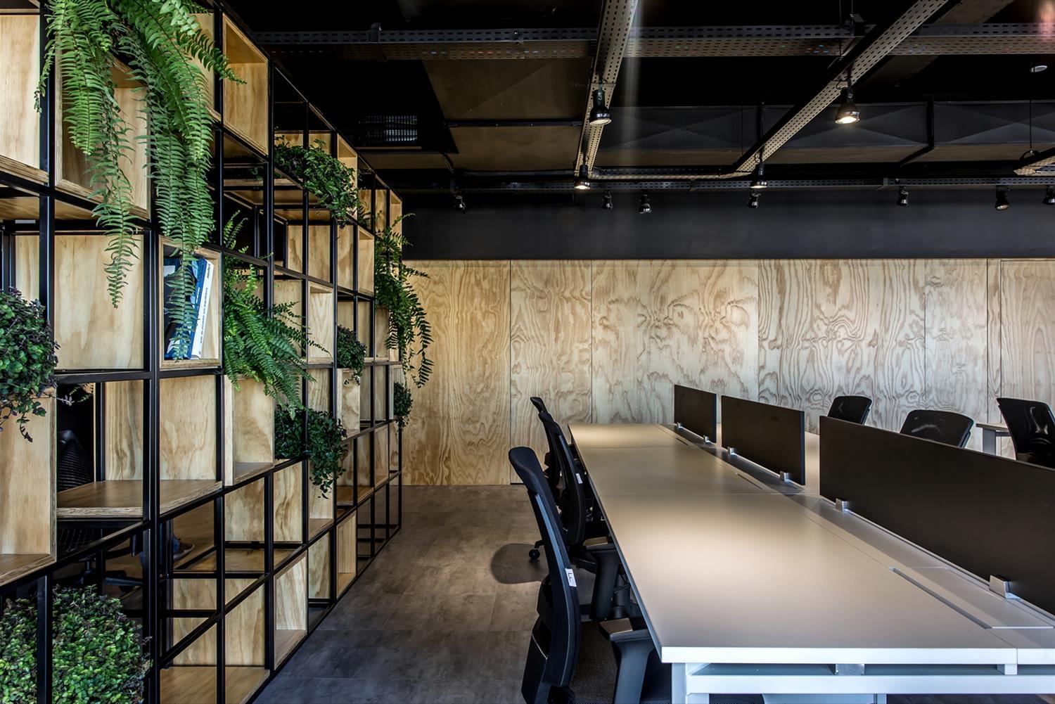 巴西 602 办公楼 | 简约实用，功能至上-2