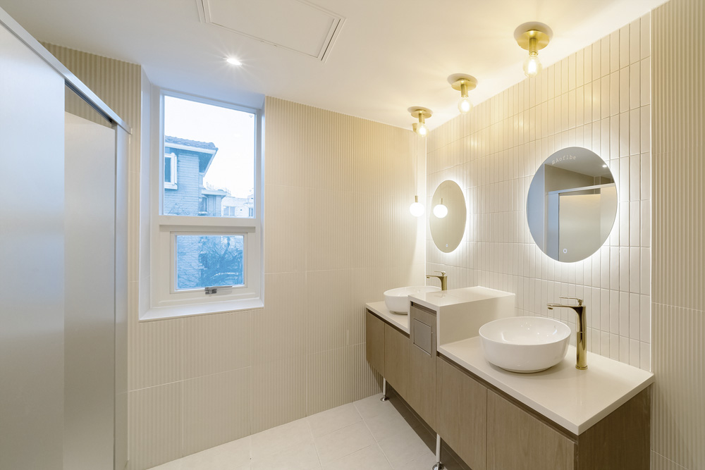 240 平现代白色&木质咖啡厅设计-29