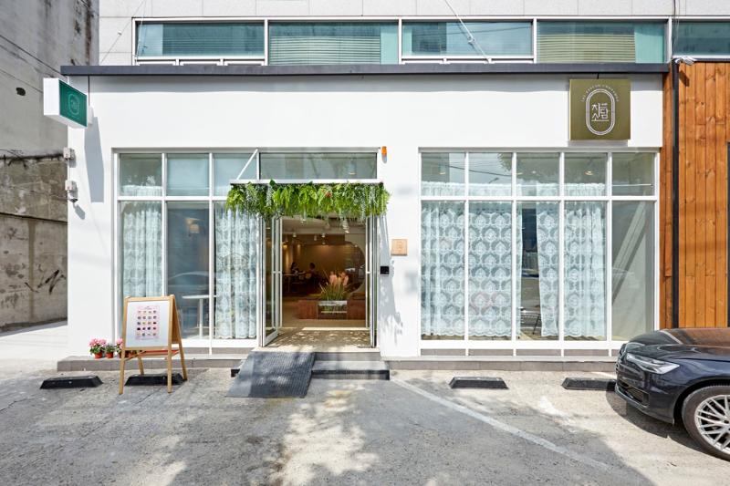 50 平温馨烘焙咖啡馆，韩式简约风格室内设计-17