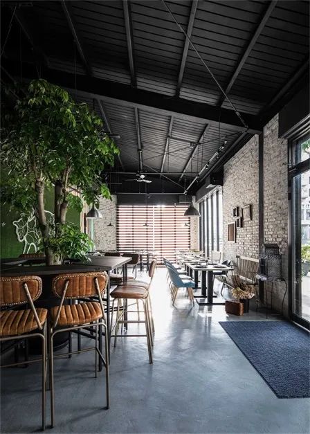 台中 Gatto Bianc 咖啡馆 | 法式复古怀旧风的设计演绎-11