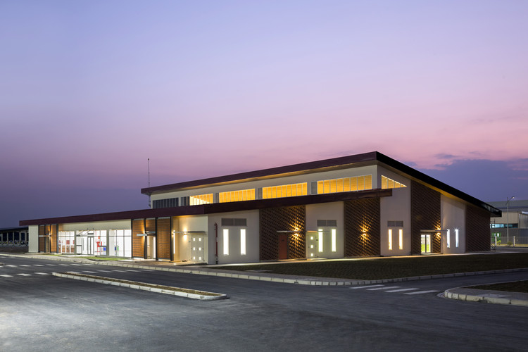 Active Passive Hybrid Design Canteen  TAISEI DESIGN Planners Architects - Engineers-1