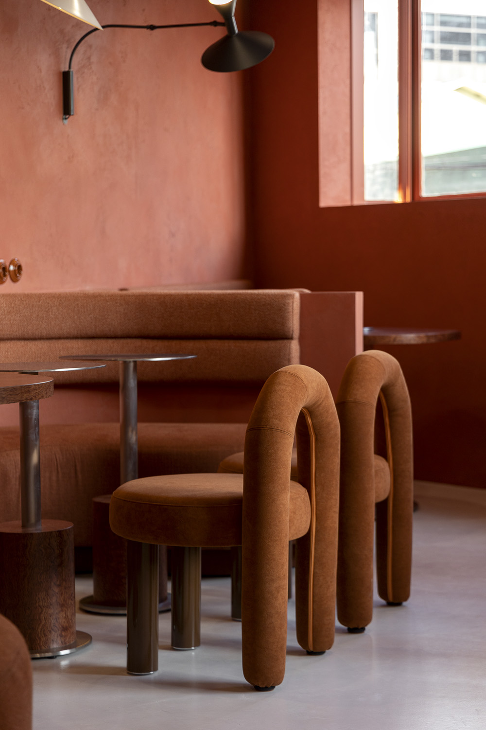 红石咖啡厅 | 卡雅尼的 30 平米极简咖啡天堂-15