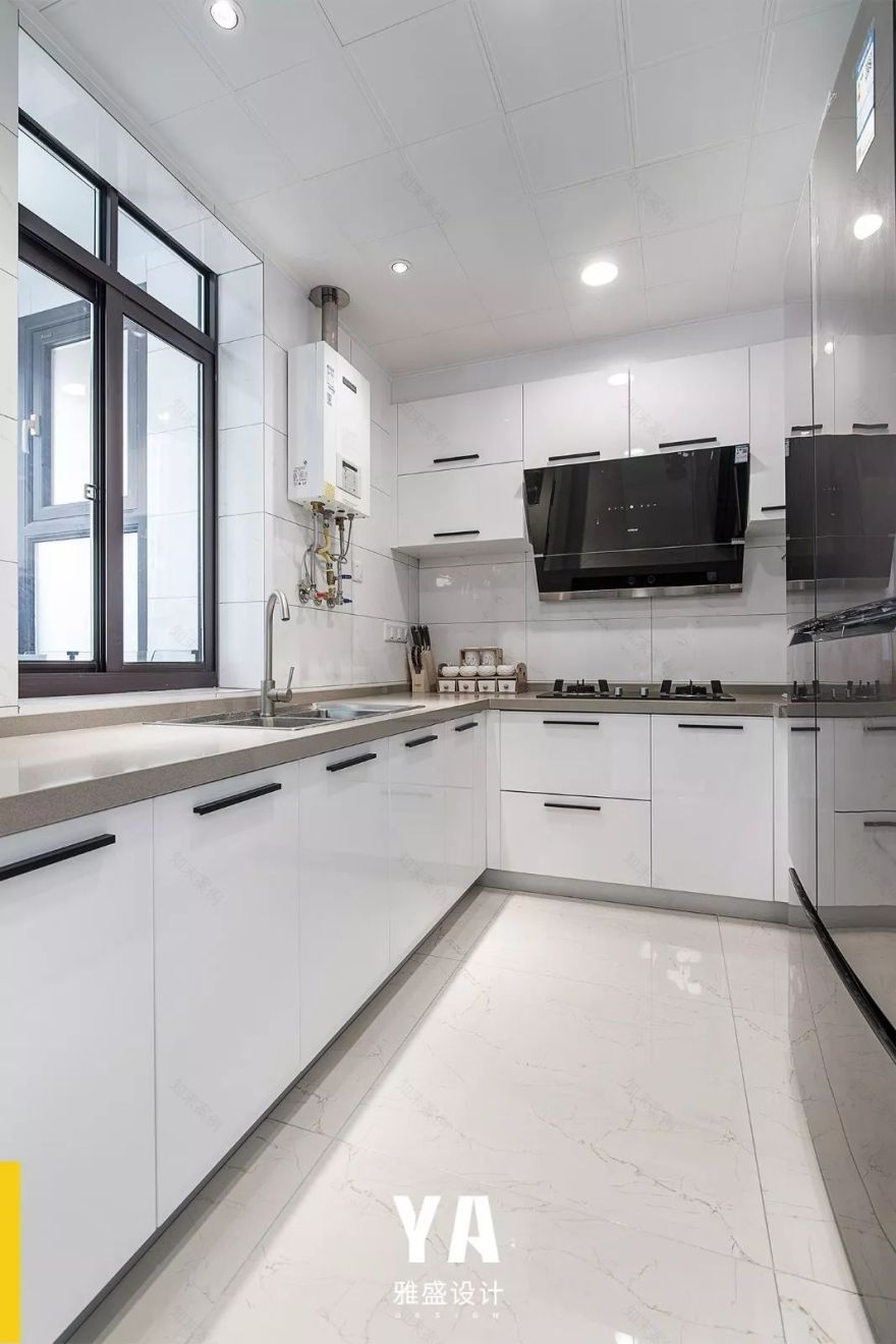 四口之家的现代温馨之家-47