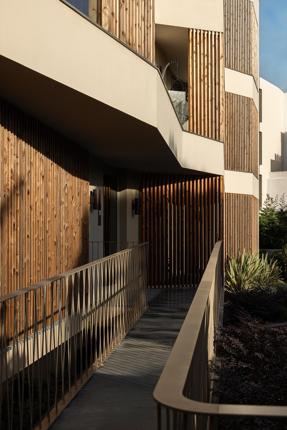 ERNESTO DO CANTO住宅区丨葡萄牙蓬塔德尔加达丨BOX arquitectos-157