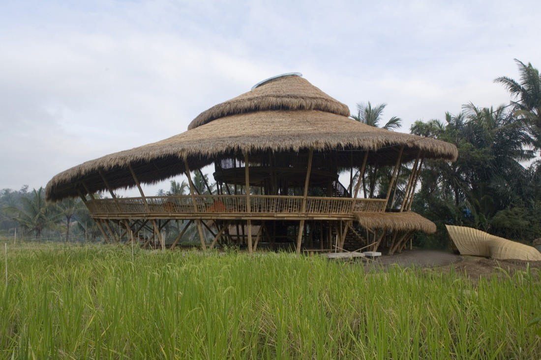 The Green School / IBUKU-2