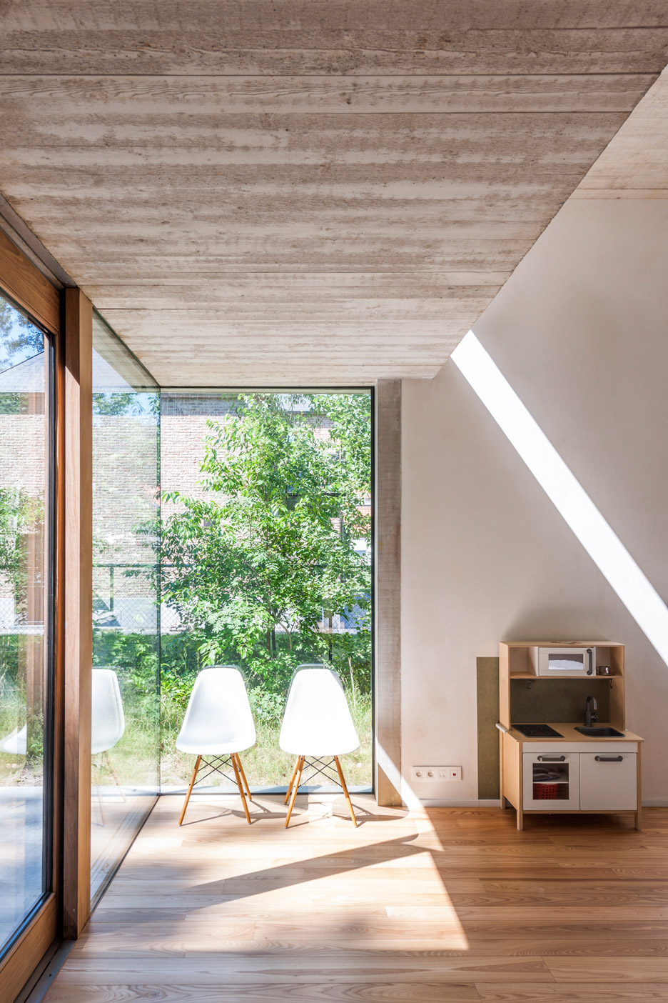 比利时林间混凝土盒子住宅-21