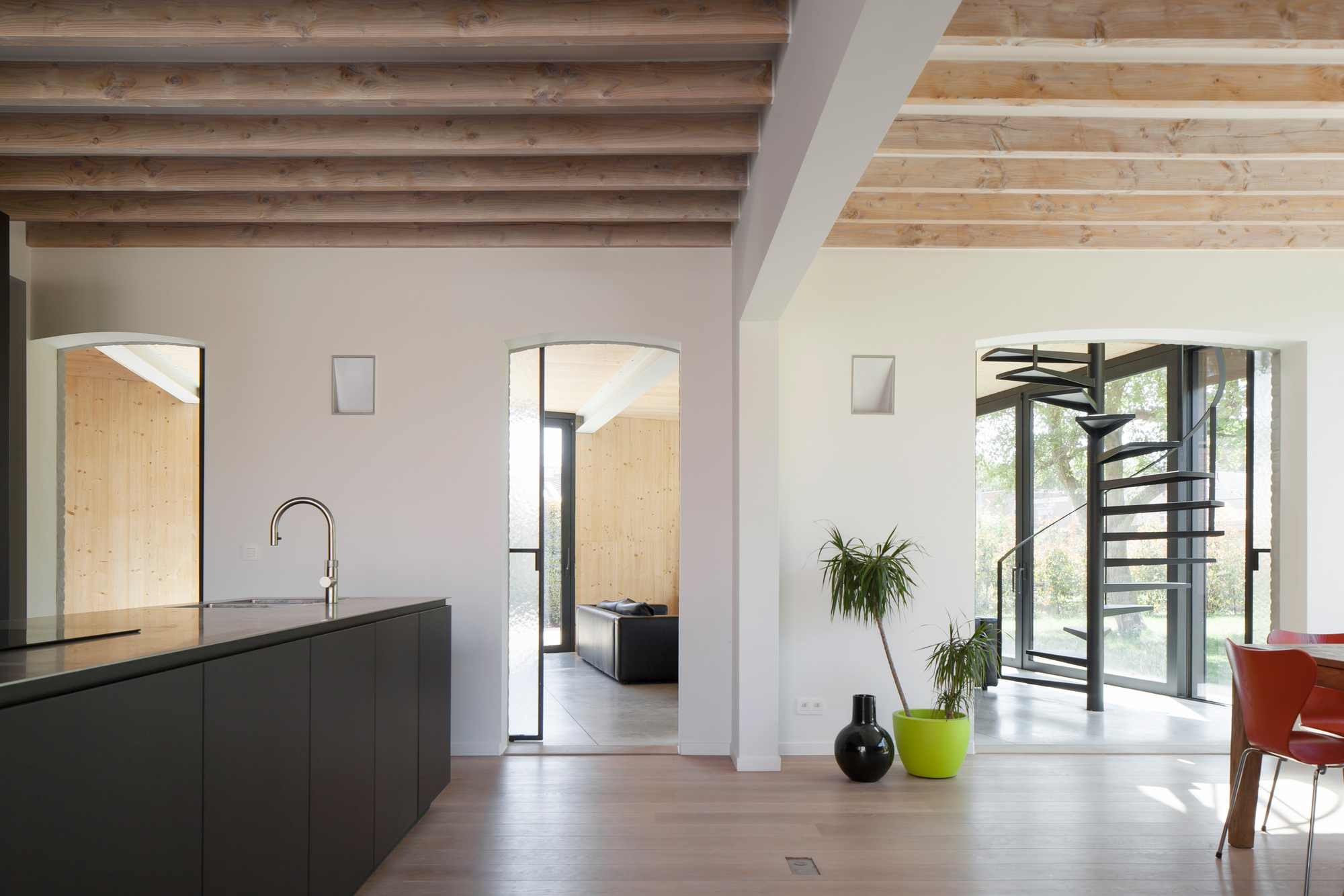 朝着花园房的三角形丨比利时丨NWLND Rogiers Vandeputte-12