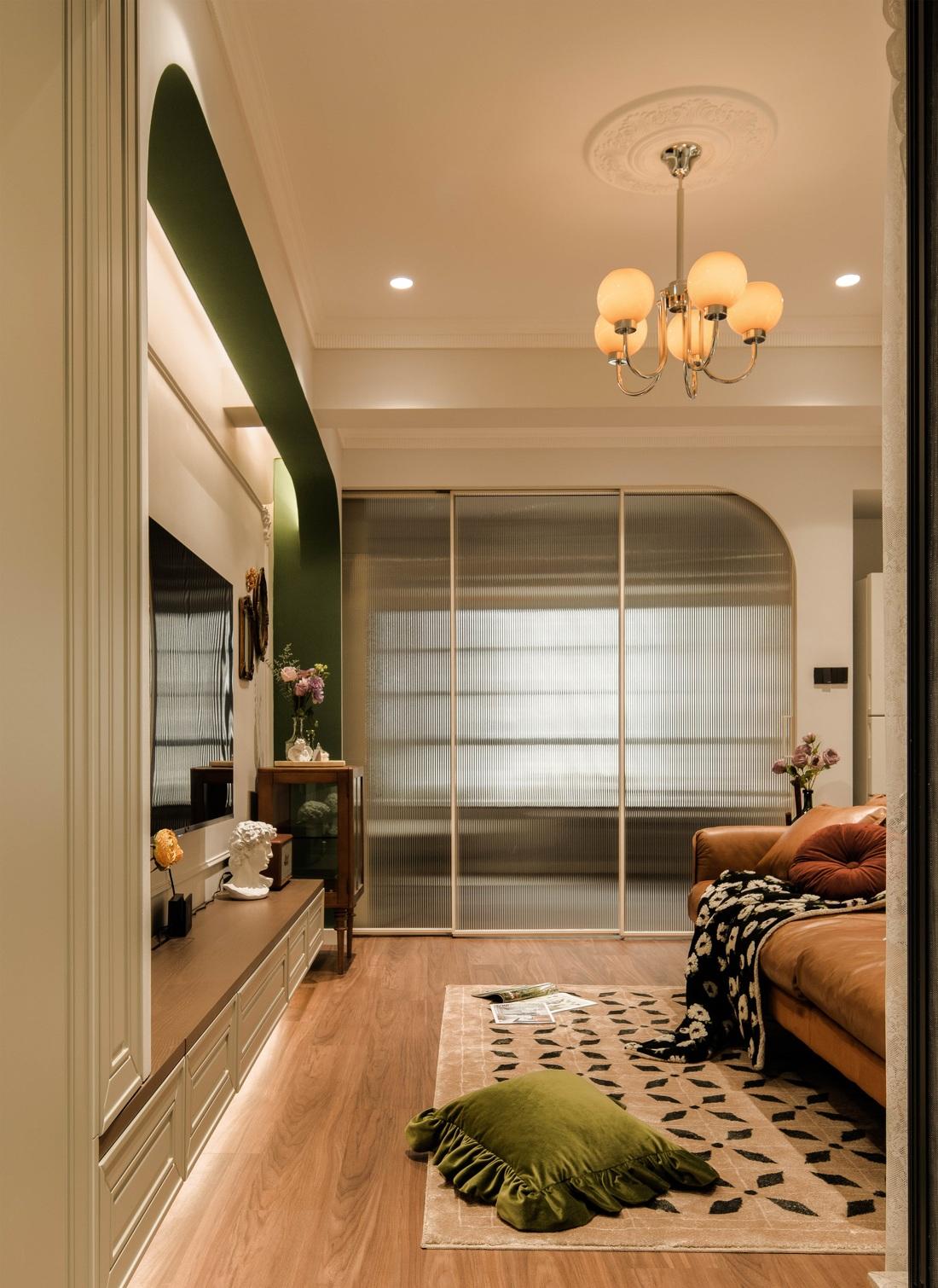 庄园浪漫 · 90 后海归女孩的复古精致小两室公寓设计-2