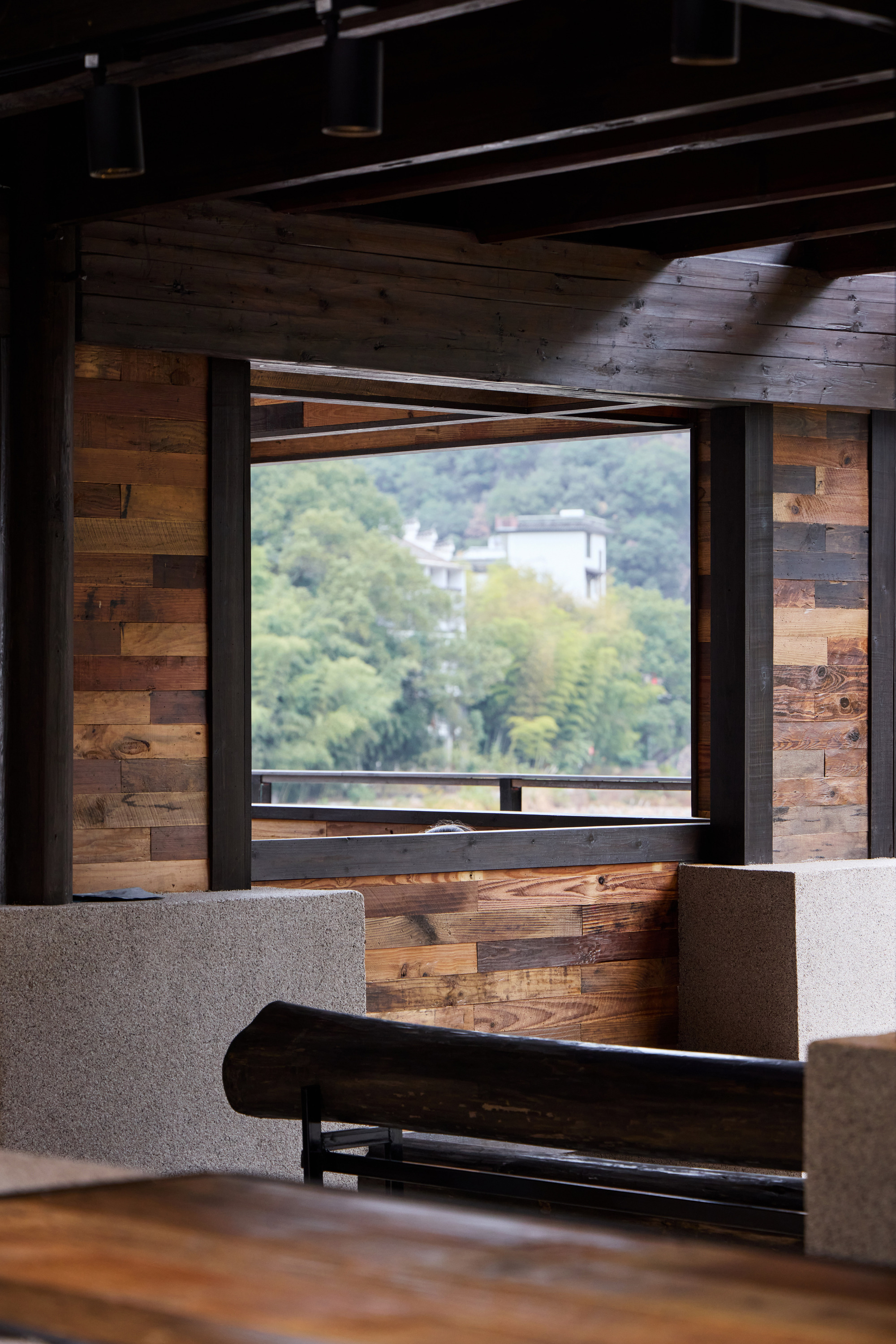 Renovation of the Old Riverside House / Ref Architects + 0.5m Studio-36