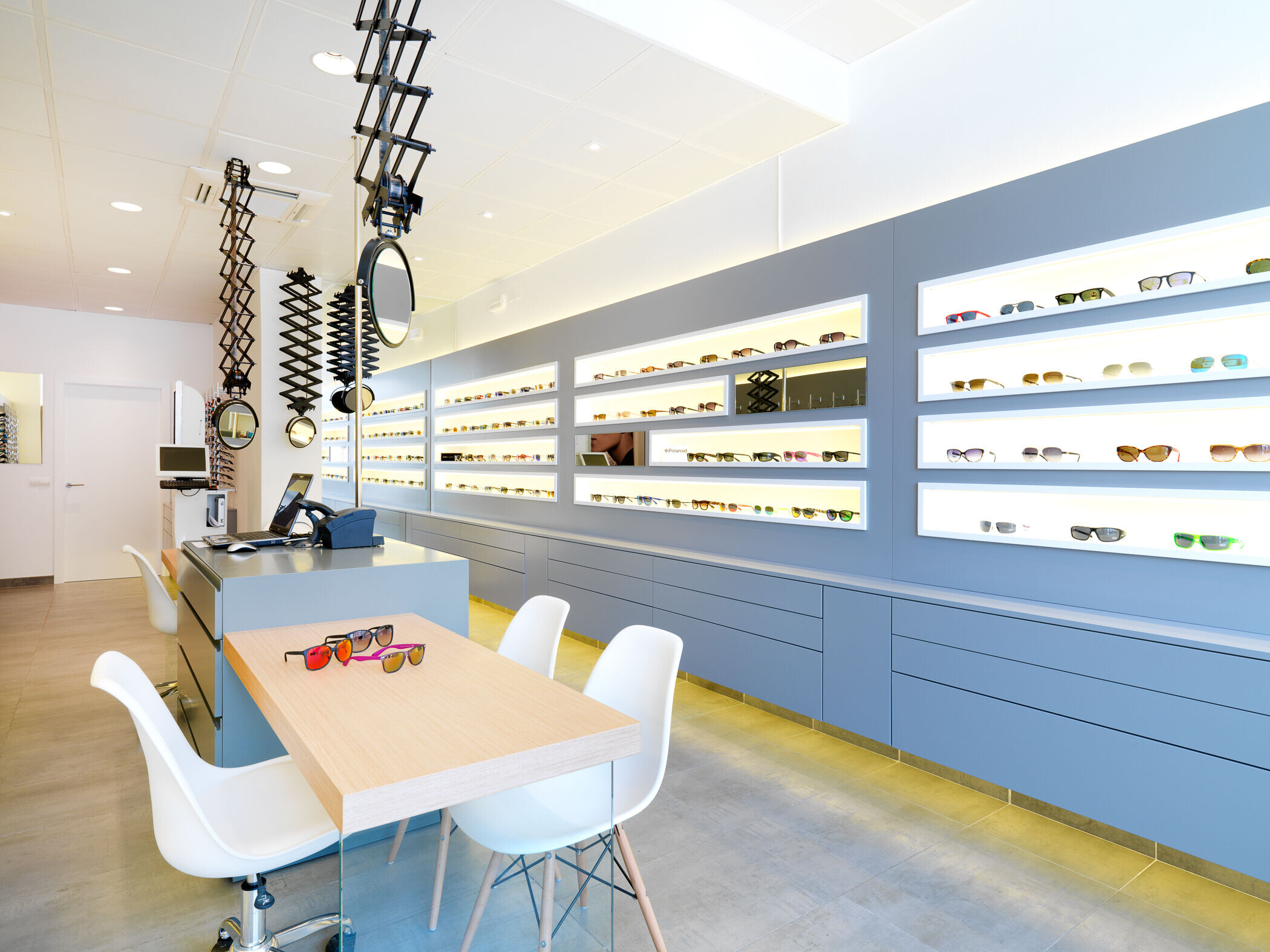 S'ÒPTICA 商店设计-8