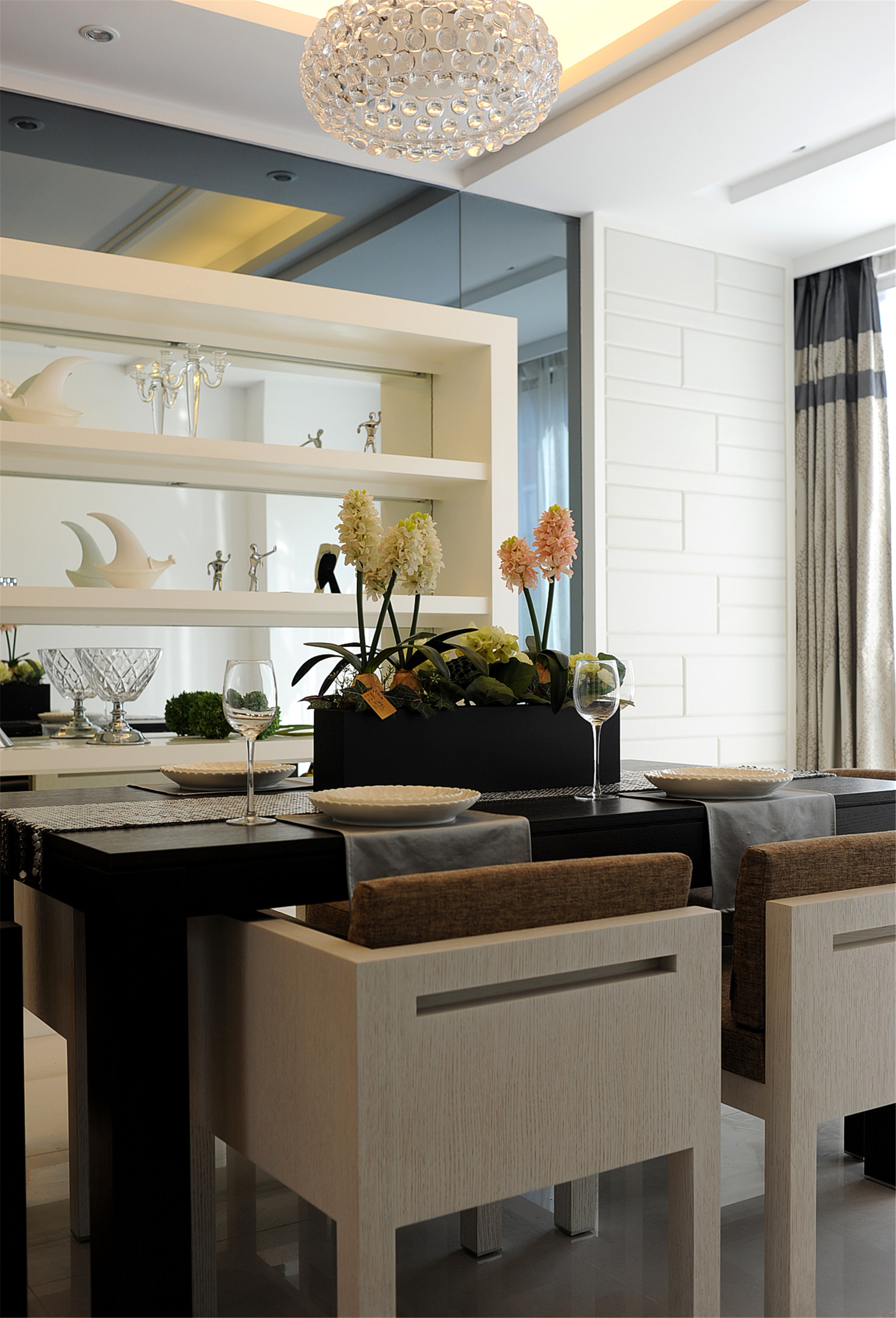 世茂一期联排别墅 | 优雅现代空间设计-11