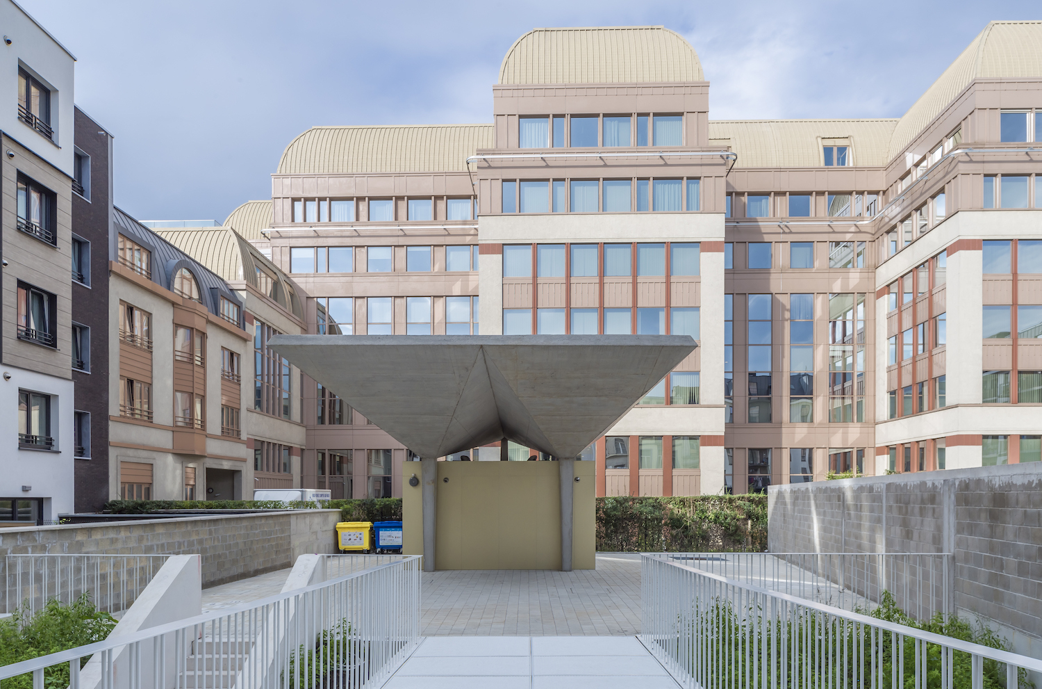 比利时秃头学校-8