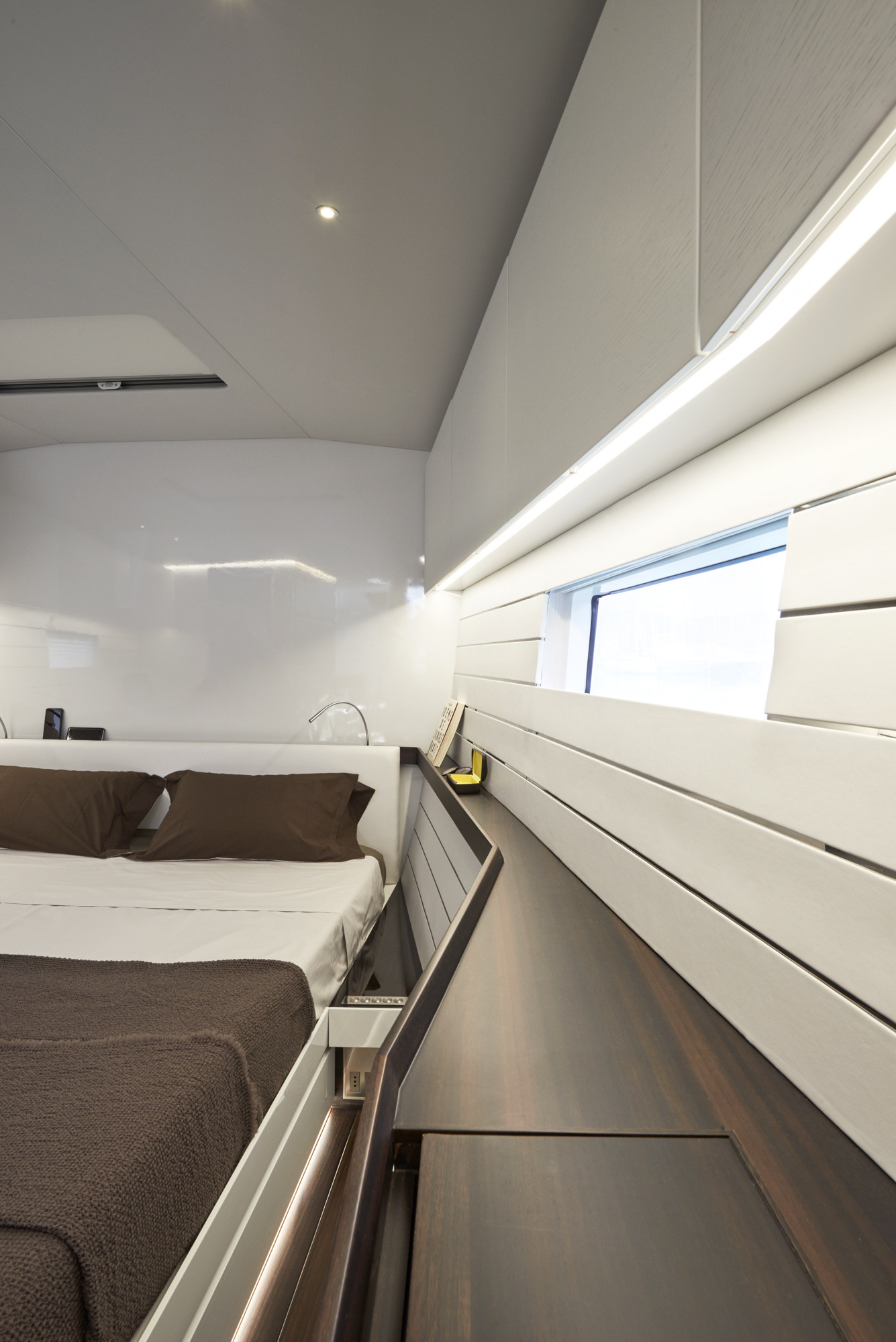 巴黎 otto 与 Formenton 联手打造惊艳游艇内饰-18