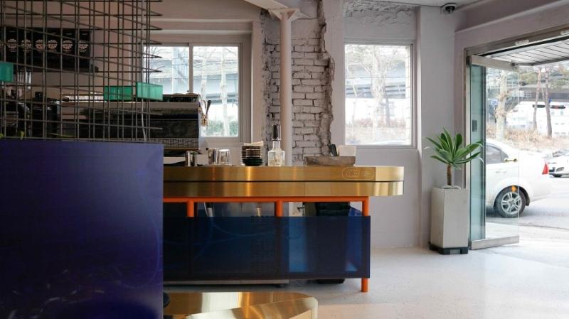 12 坪现代咖啡馆，演绎极致空间美学-2