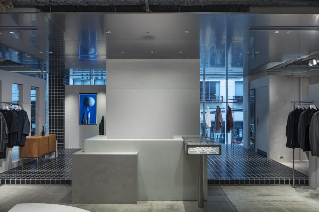 大阪特别之家

注：MAISON常见于法语，意为房屋、家宅 ，这里结合实际可能是指类似特色店铺、特别住所之类表意，SPECIAL是特别的 ，OSAKA是大阪 ，综合起来给出上述翻译，具体还需根据实际场景明确其确切含义 丨日本大阪丨AtMa inc.-26