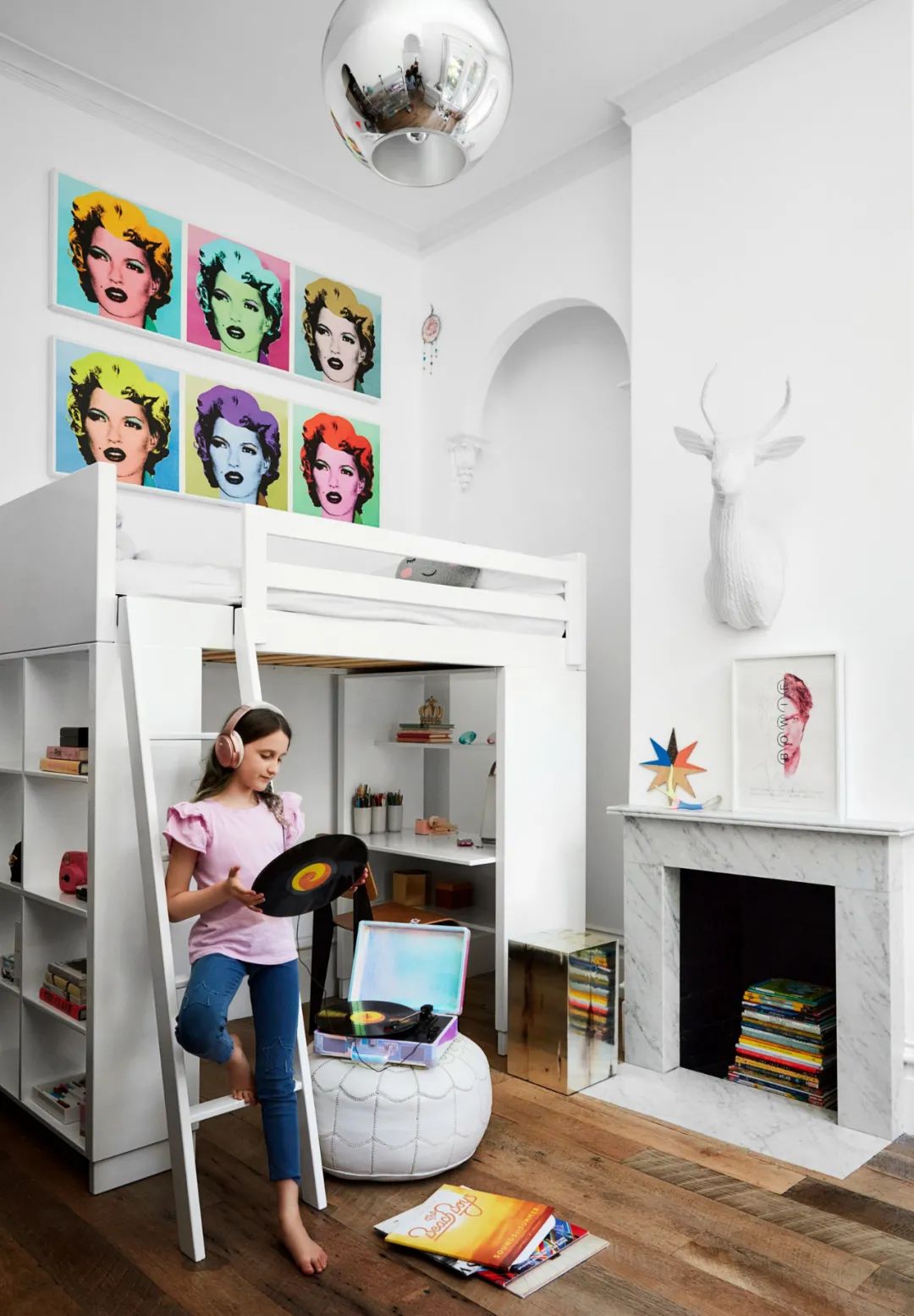 奇葩设计师用2年把房子涂成黑色,还被夸是天才？-79