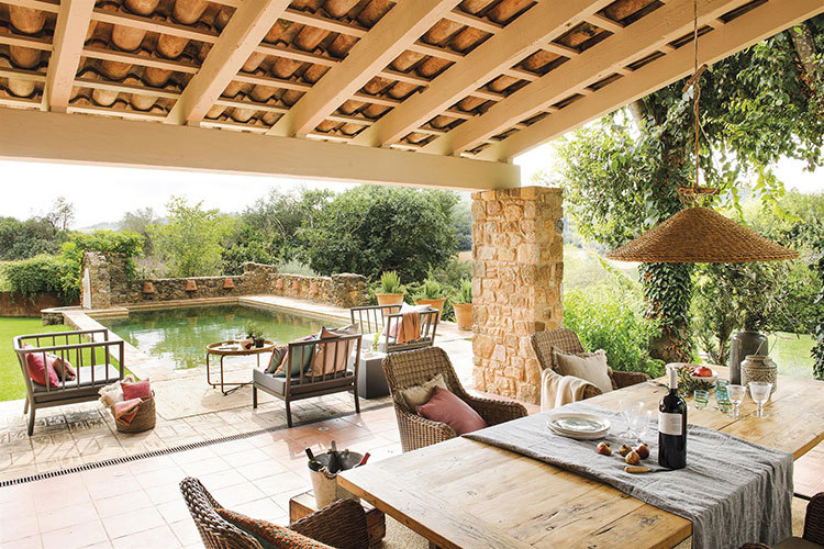 西班牙百年古宅新生,暗室变明亮空间-4