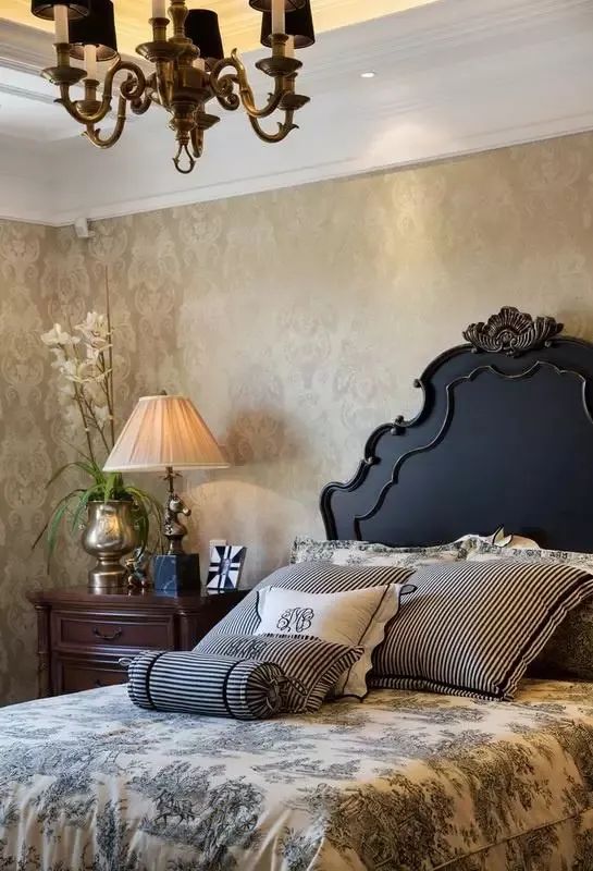 叶胤祥打造 482 平欧式别墅，再现复古优雅-24