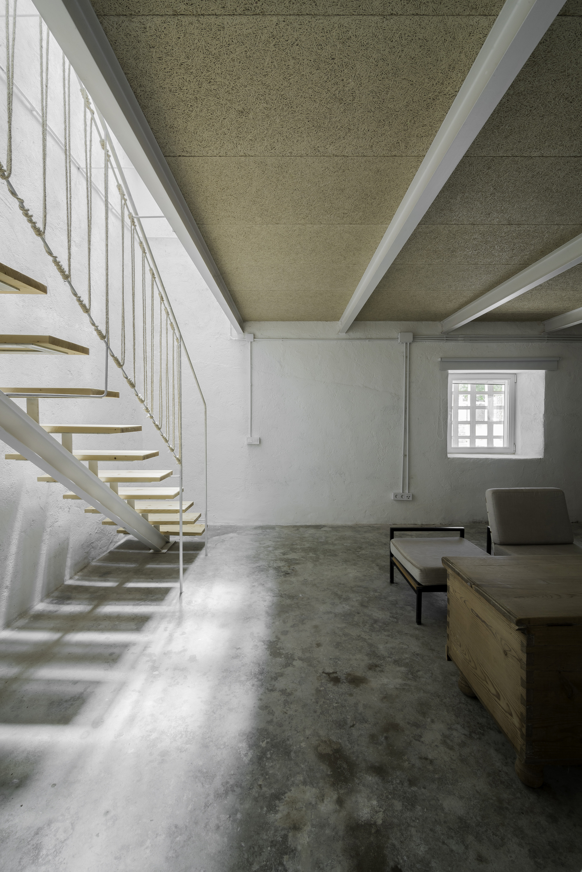 Barn Rehabilitation in a House / G+F Arquitectos-17