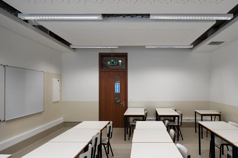 葡萄牙 Emídio Navarro 中学现代改造,室内设计焕新-13