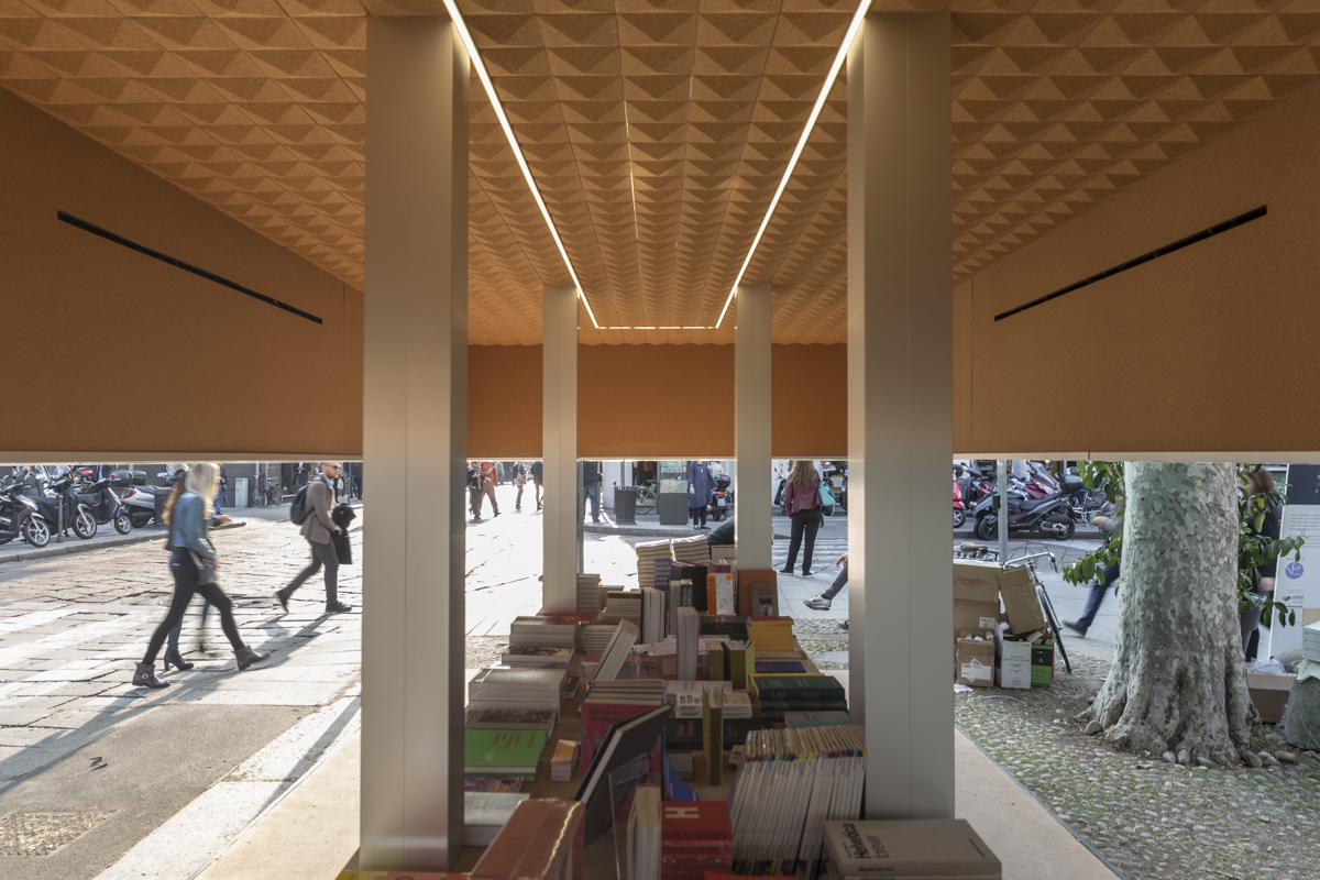 米兰游牧书店-14