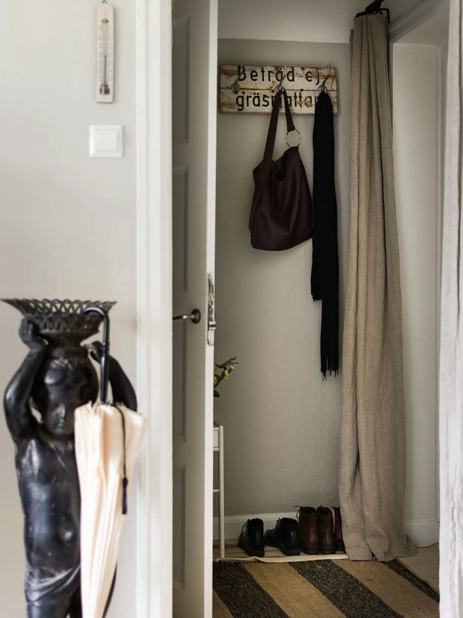 26 平米双功能家具设计，复古温馨小空间-11