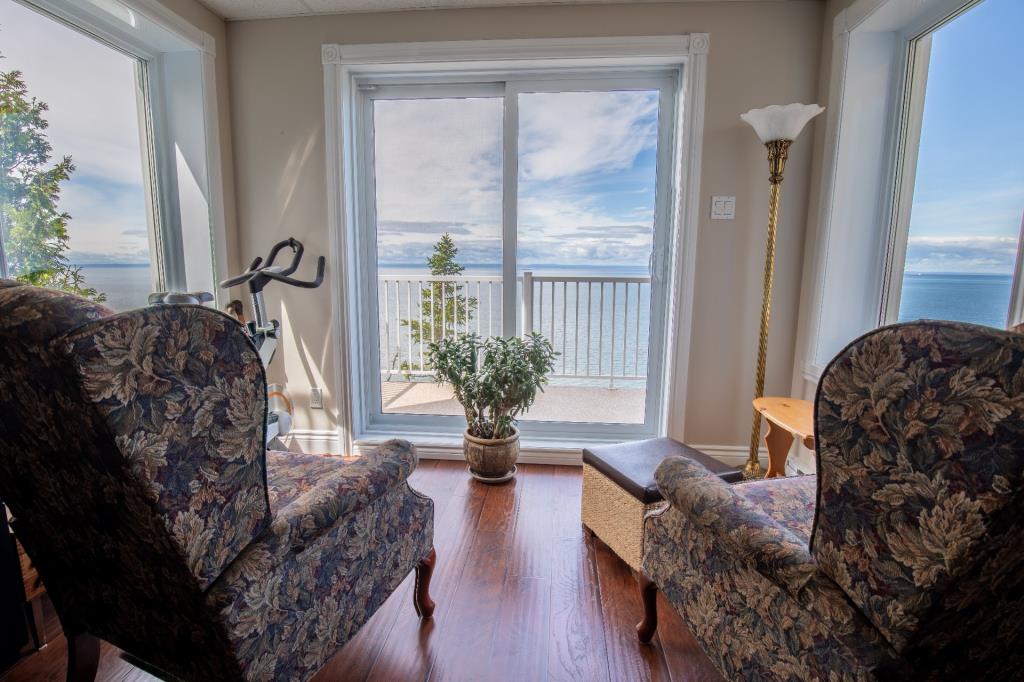 圣西蒙  里穆斯基山上的漂亮住宅丨加拿大魁北克-13