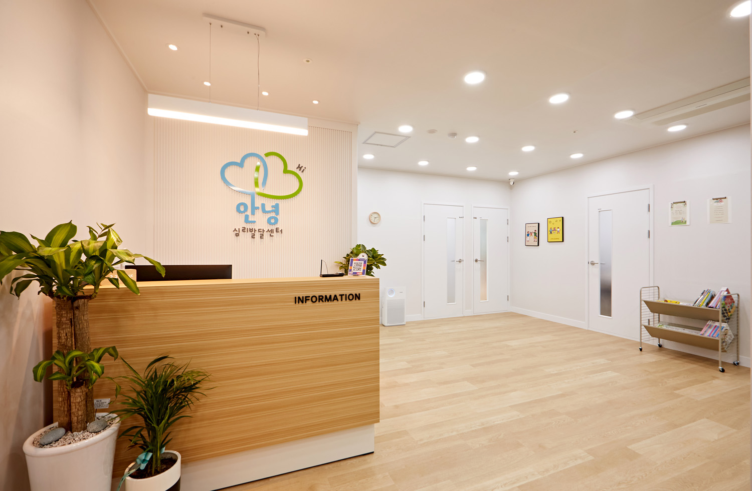 24 平米儿童发展中心，极简设计展现无限可能-2