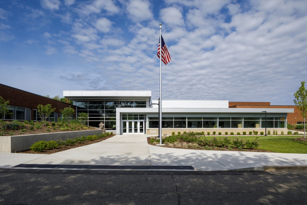 Holland Christian Middle School 翻新升级,打造互动学习空间-12