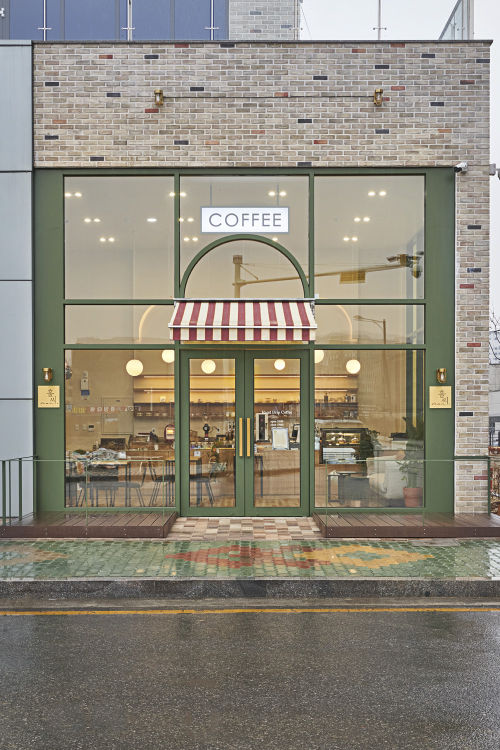 曲线魅力 | 13 平米胶囊公寓的精致设计-2