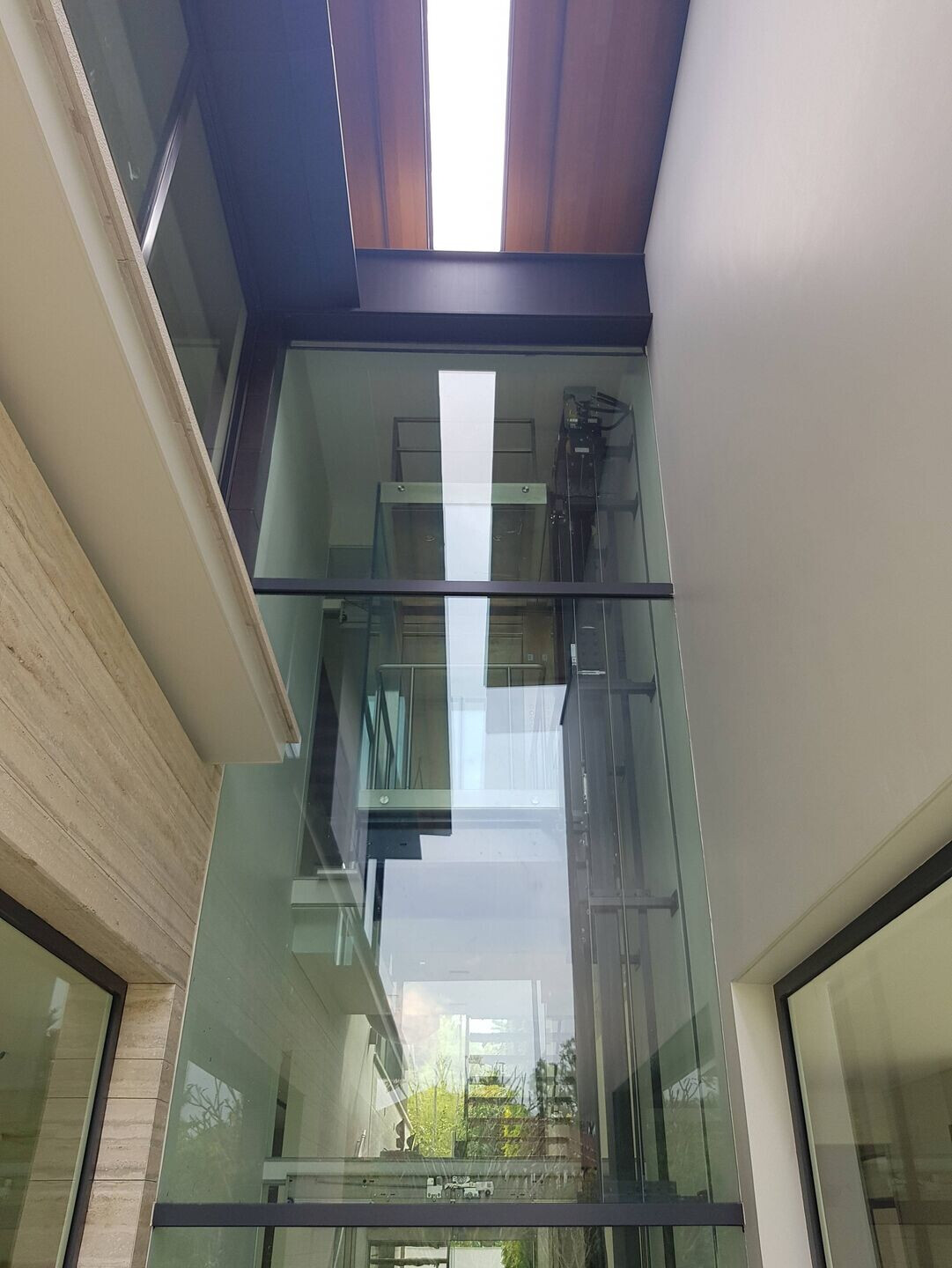 新加坡植物园旁的无框玻璃电梯别墅-17