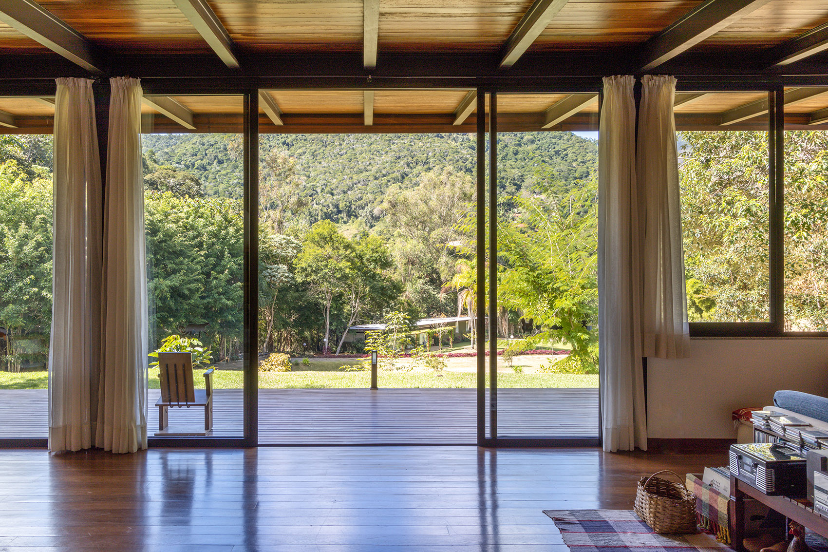 Videiras山谷中的住宅,巴西 / Rodrigo Simão Arquitetura-24