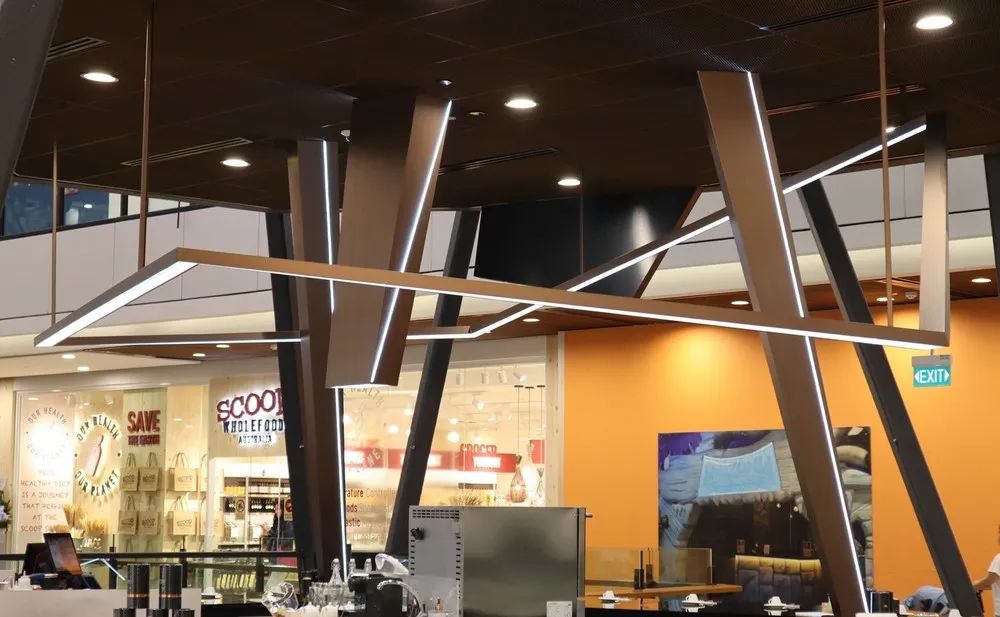 宇宙碎片中的甜品店——新加坡 HOUSE ON THE MOON 设计亮点-12