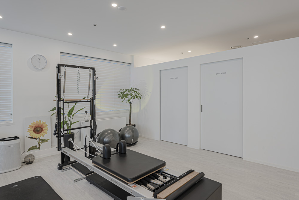 白色简约 | 20 平米的塑料学院内饰设计-13