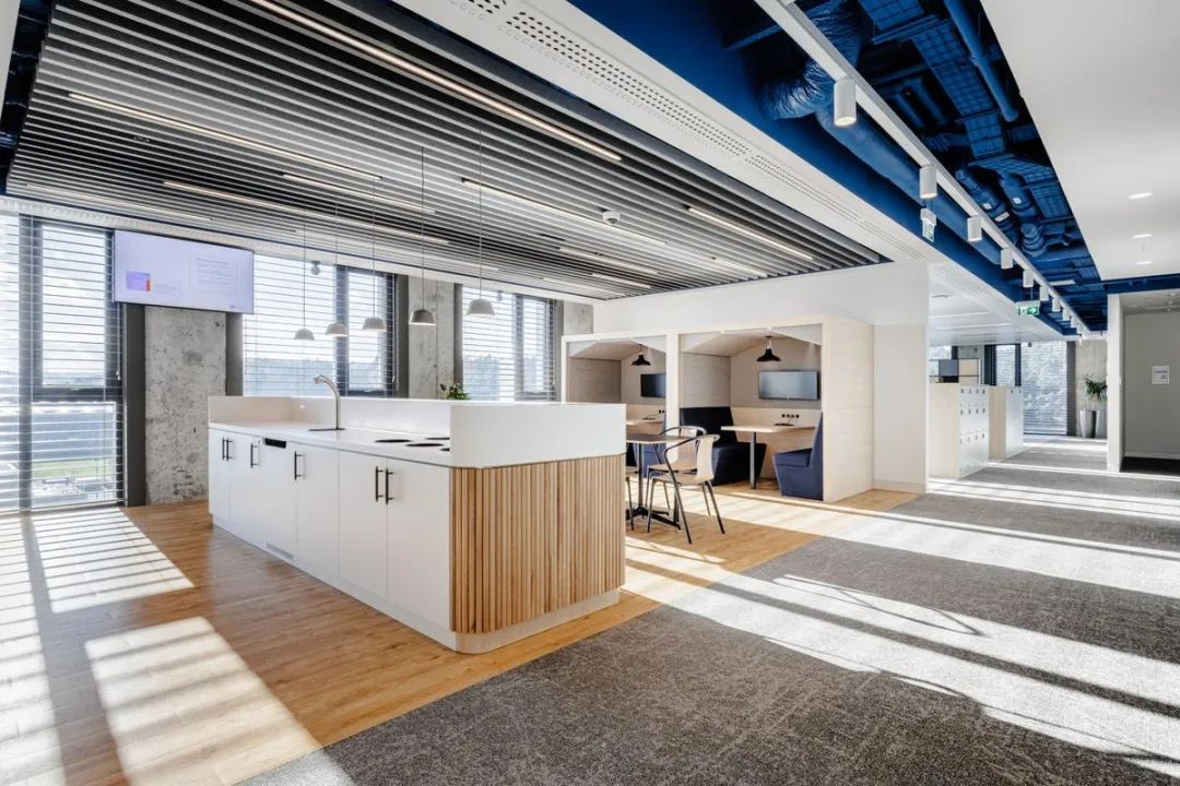 波兰金融公司办公设计丨波兰格丁尼亚丨Workplace-57