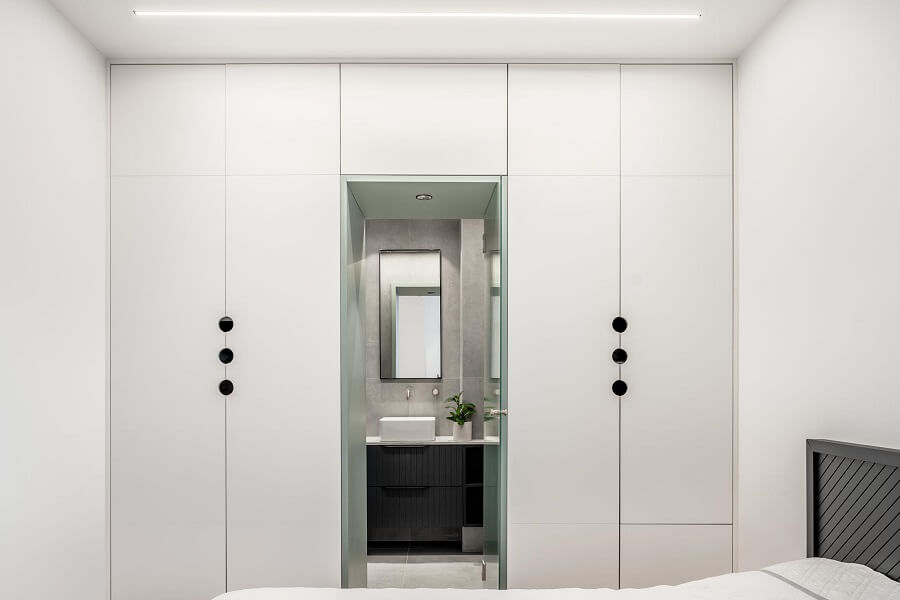 100 מר בתל אביב: המעצב של החבר שלי, מעצב שלי. - WALLS : WALLS-44