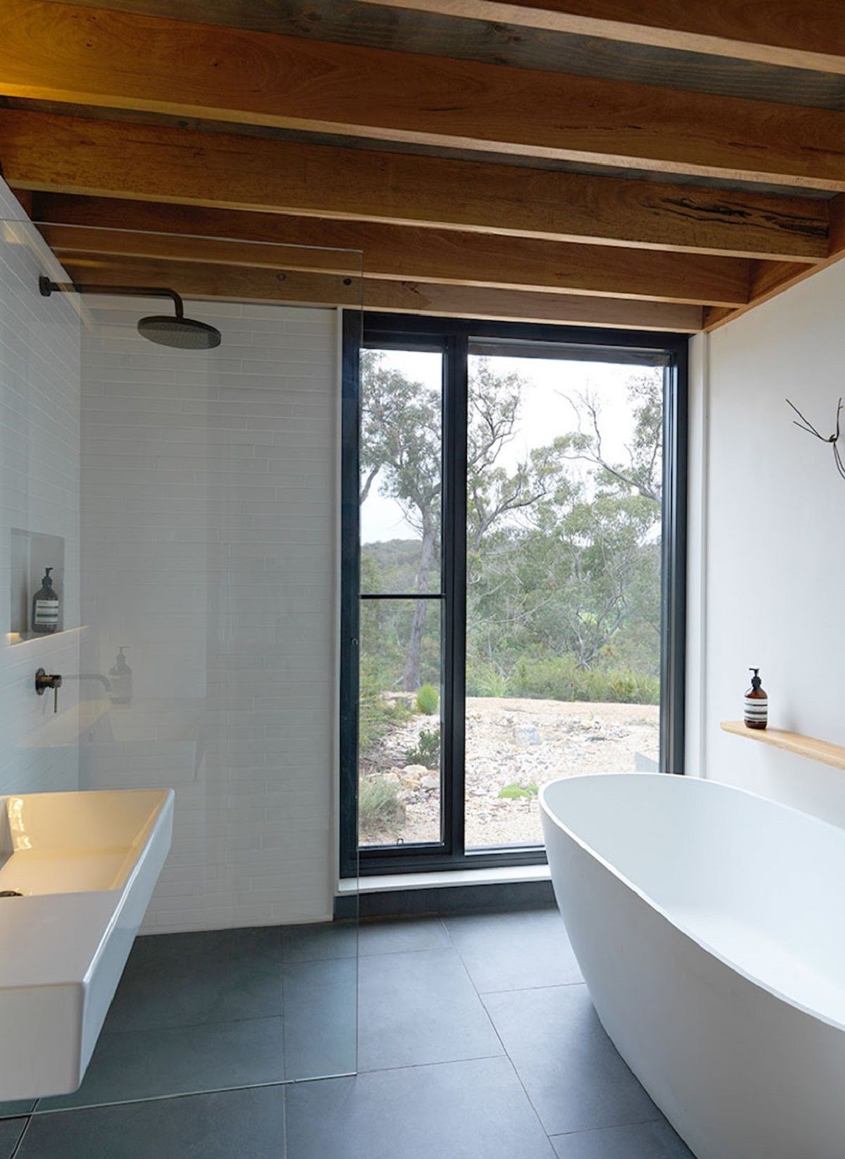 澳洲山林里的离网环保别墅-15