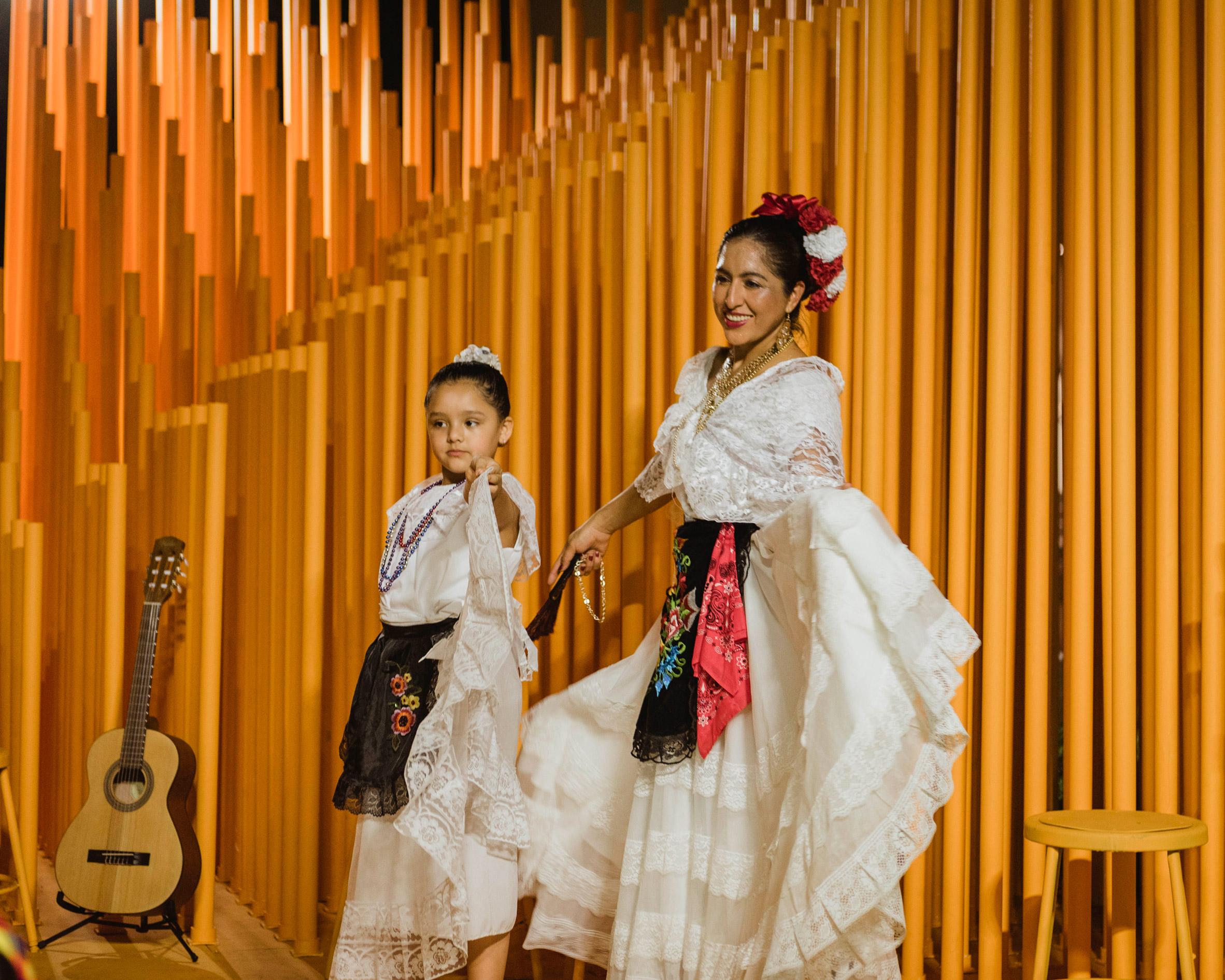 迈阿密建筑学院学生打造临时户外表演舞台-16