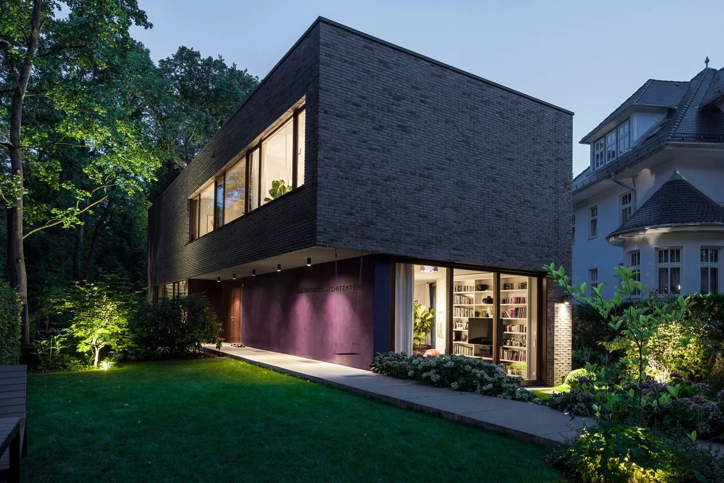 柏林瓦恩湖简约住宅设计丨德国柏林丨Gnädinger Architects-15