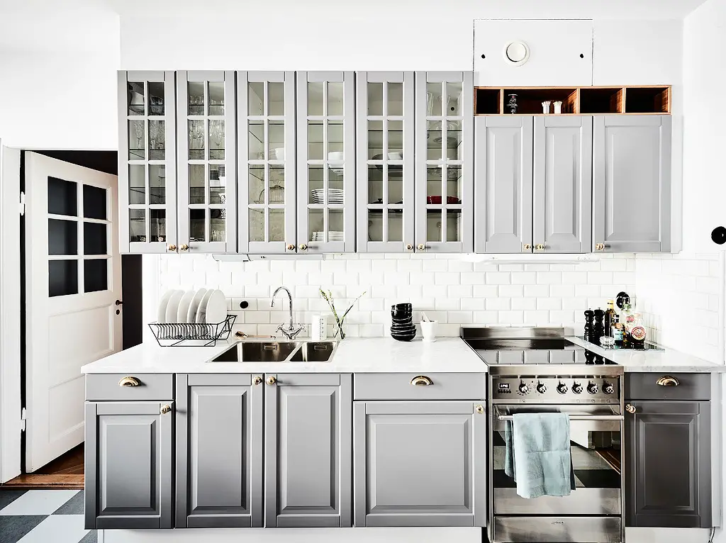 复古公寓的棋盘格厨房设计-4