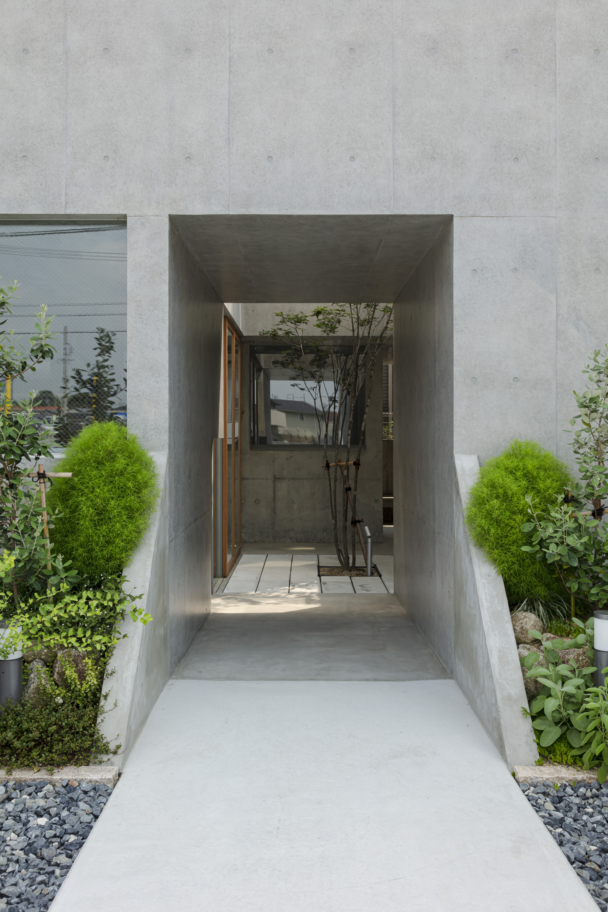 House with Hooked Multi Level Crossing / ihrmk-20