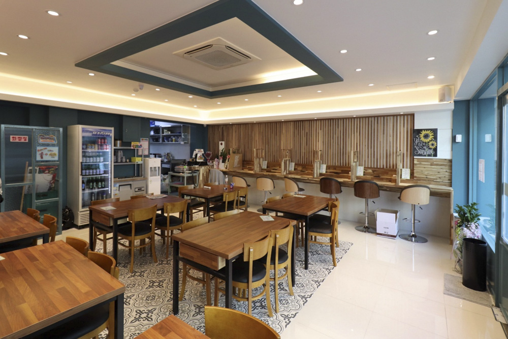 25 平米小面馆，明亮温馨的灯光设计-7