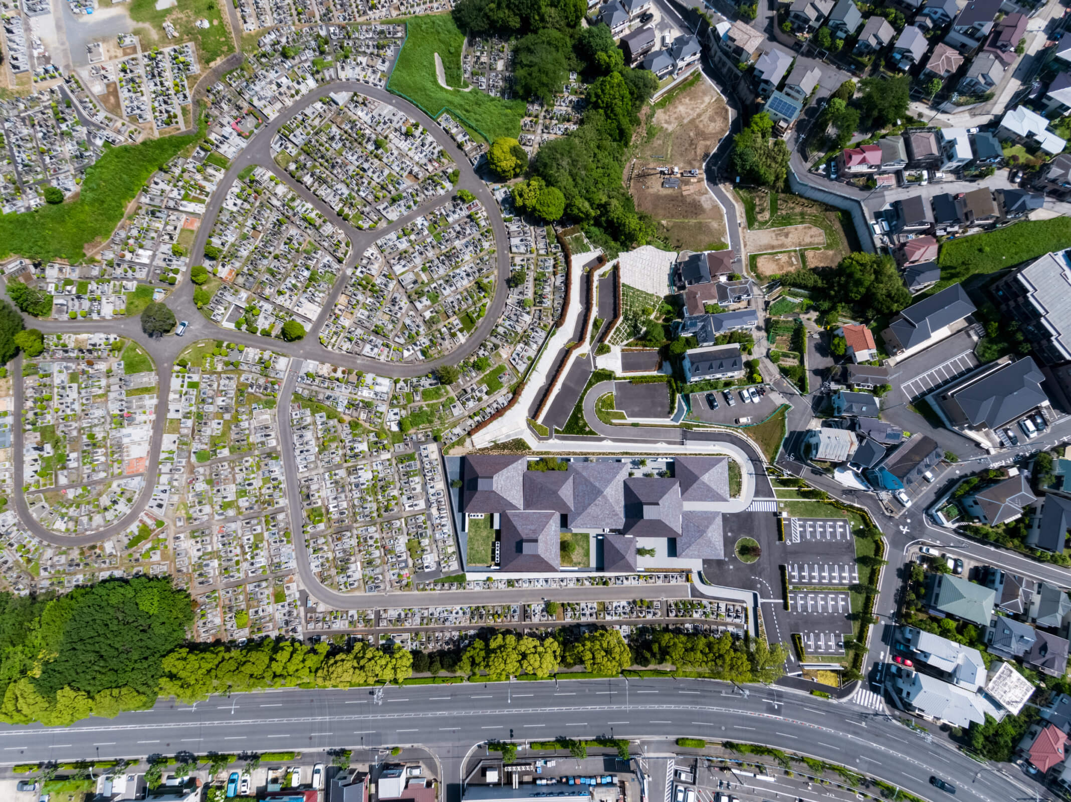 
      Ossuary in Hino Cemetery Park ｜ STGK Inc. | Landscape Design - Creating a living human-scape
    -12