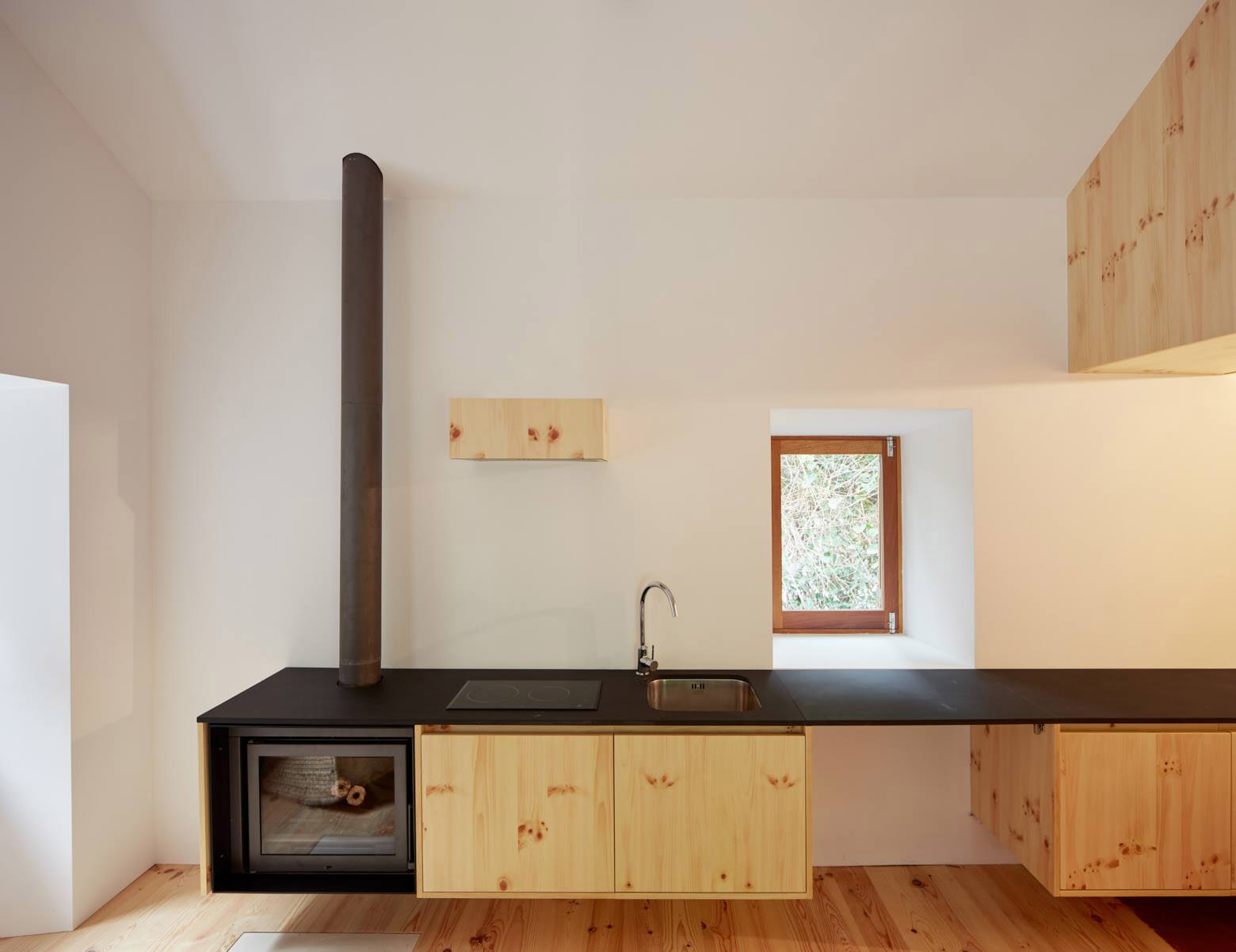 悬崖边的水磨坊民宿 / Bruno Lucas Dias Architecture-50