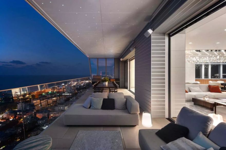 Yael Gal 打造乌克兰基辅奢华公寓,隐藏厨房与室内瀑布成亮点-42