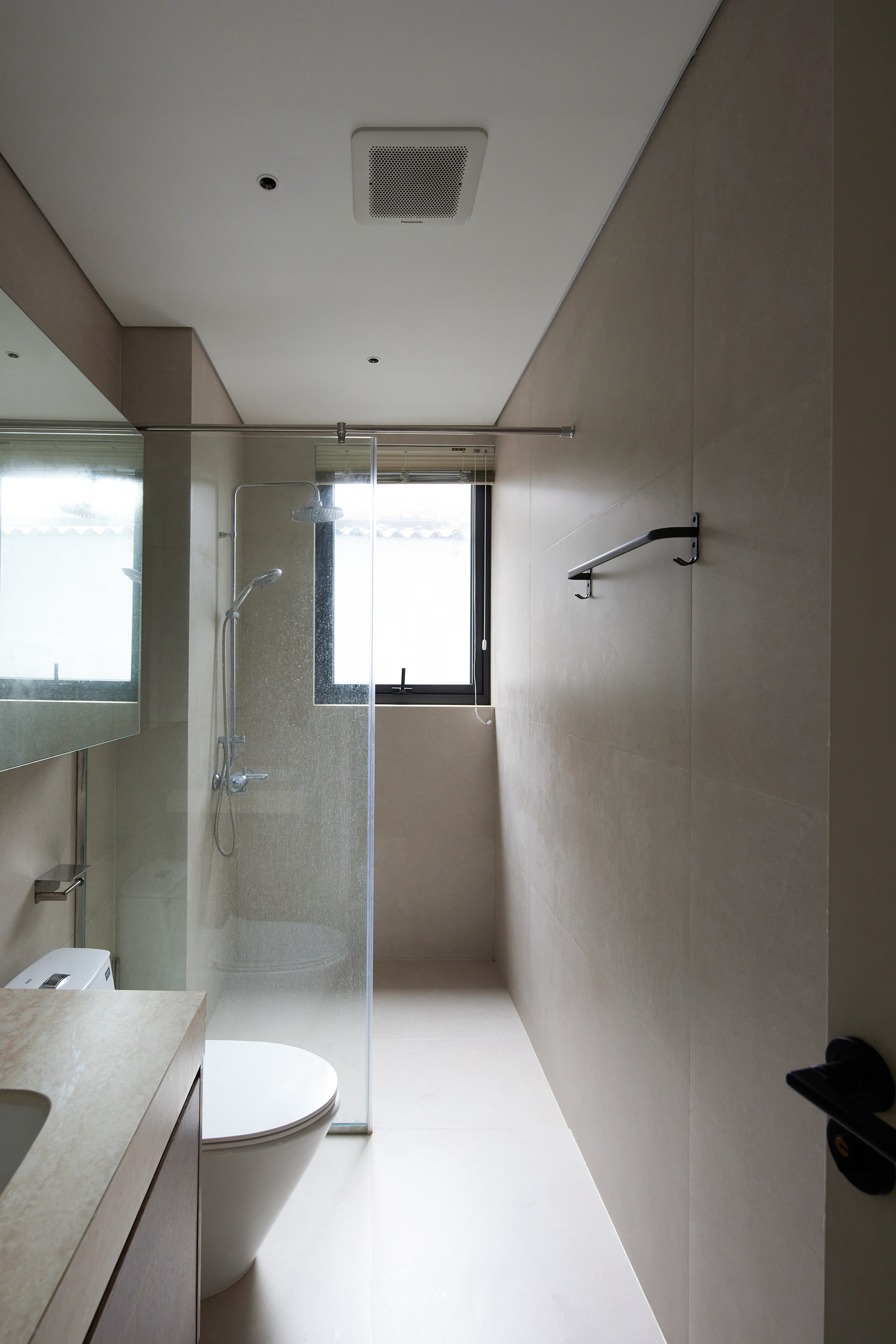 仁义之家；义之家（这里Yen Nghia可能对应越南语的Nhân nghĩa，是仁义的意思，在没有更多背景的情况下推测翻译，Yen Nghia直接音译可成延义等，但音译表意不明确，凭借较常见越南语语义选择意译） 丨越南河内-28