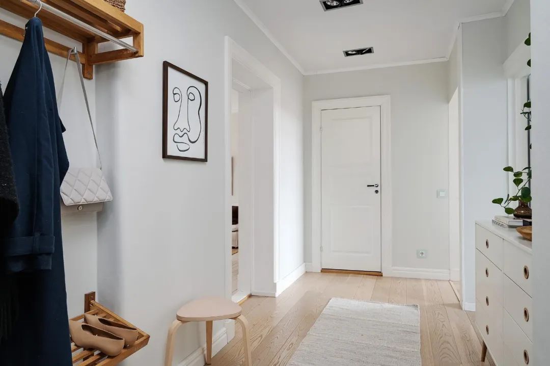 L 型布局厨房搭配小露台的家-3